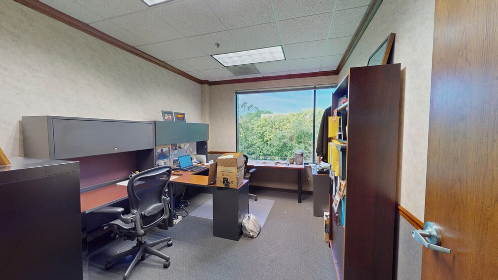 More Photos Of 1700 Park St, Naperville Office For Lease