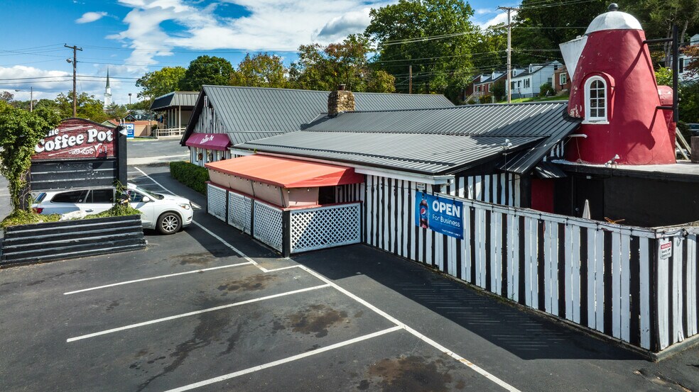 More Photos Of 2902 Brambleton Ave SW, Roanoke General Retail For Sale