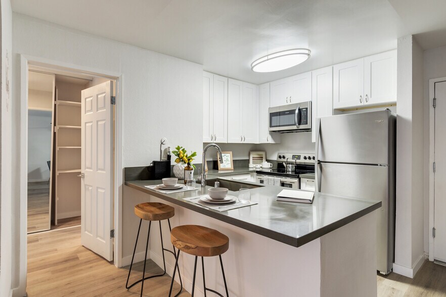 More Photos Of 160 S Virgil Ave, Los Angeles Apartments For Sale