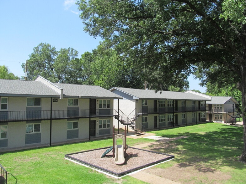 Primary Photo Of 1222 Aubra Rd, Memphis Apartments For Sale