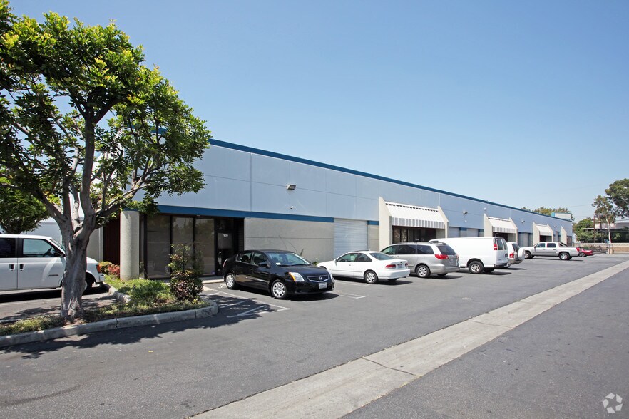 More Photos Of 7250 Bandini Blvd, Commerce Warehouse For Lease