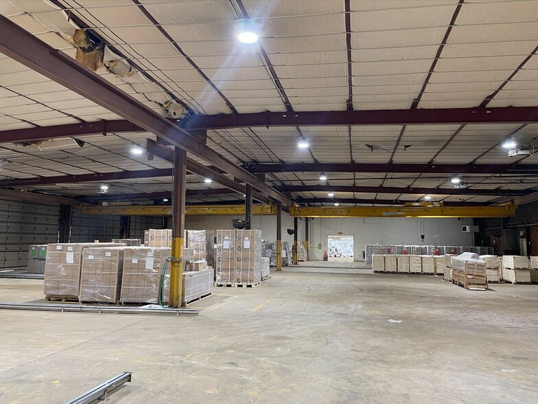 More Photos Of 413 S Eastman Rd, Longview Warehouse For Lease
