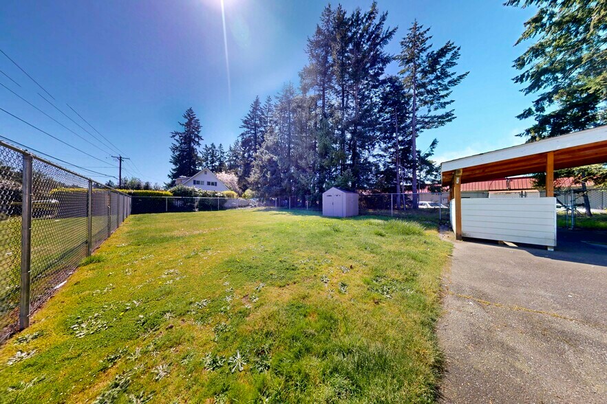 More Photos Of 7447 Martin Way E, Lacey Veterinarian Kennel For Sale