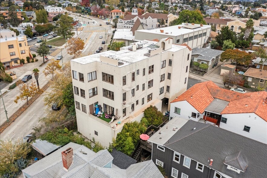 More Photos Of 3719 Emerson St, Oakland Apartments For Sale