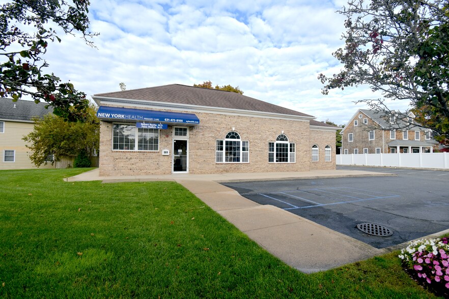 Primary Photo Of 581 Middle Rd, Bayport Medical For Lease