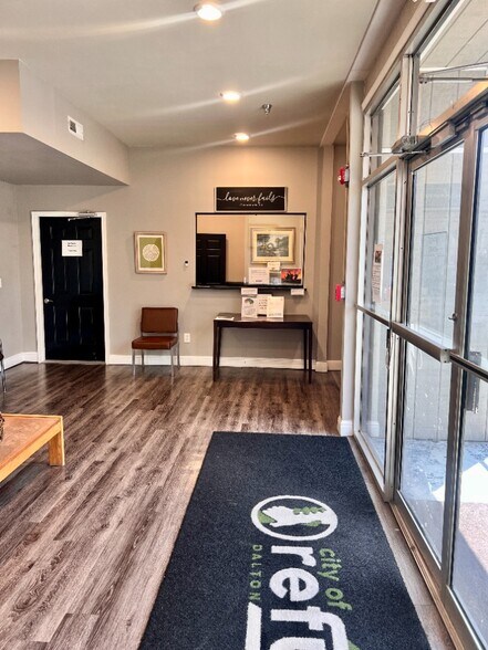 More Photos Of 416 S Glenwood Ave, Dalton Light Manufacturing For Sale