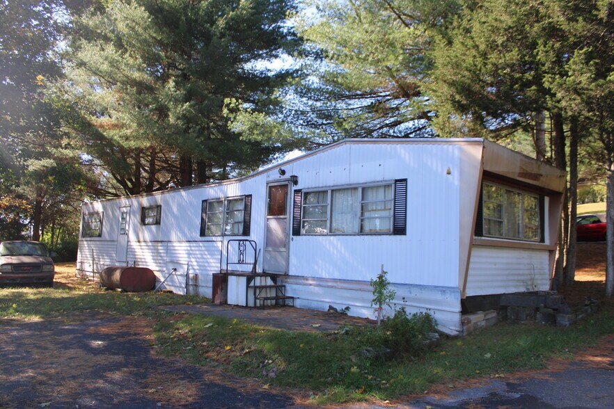 More Photos Of Chapel Dr, Pine Grove Manufactured Housing Mobile Home Park For Sale