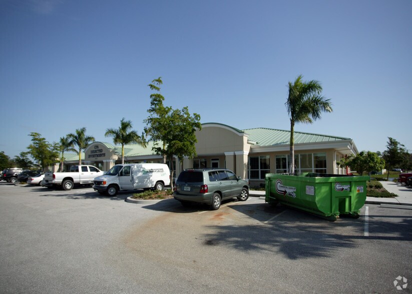 More Photos Of 6821 Palisades Park Ct, Fort Myers Office For Lease