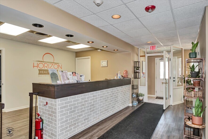 More Photos Of 1112 E Railroad St, Sandwich Office For Sale