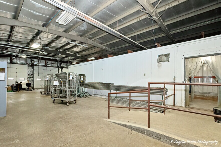 More Photos Of 1820 Circuit Dr, Round Lake Beach Warehouse For Lease