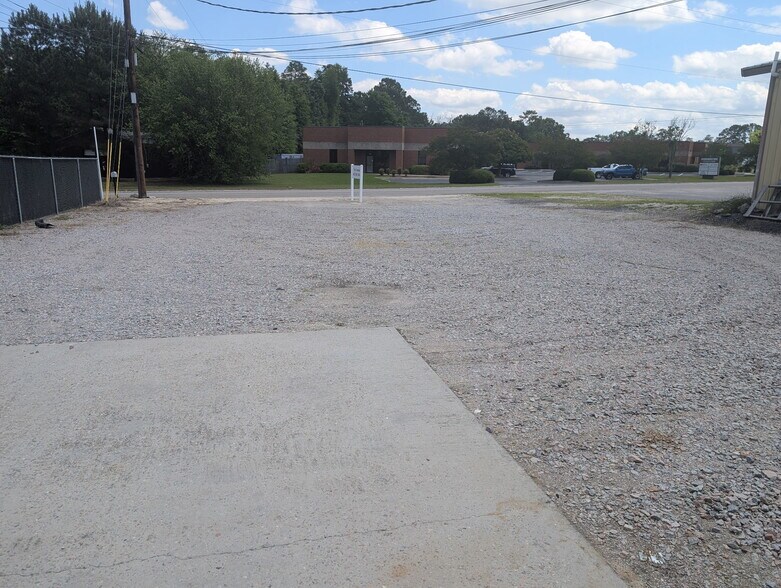 More Photos Of 2540 Morningside Dr, West Columbia Industrial For Lease