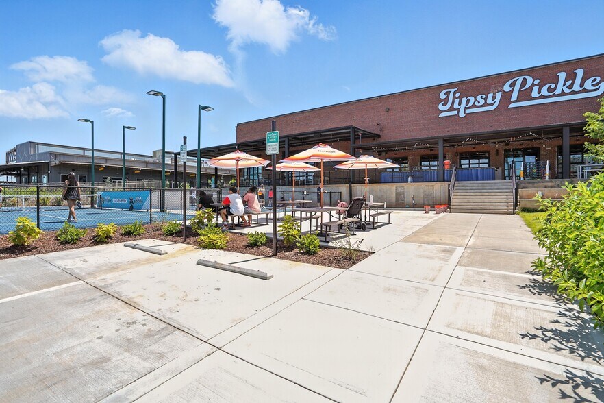More Photos Of 1801 N Graham St, Charlotte Unknown For Lease