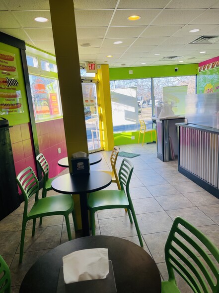 Primary Photo Of 78-88 Bayville Ave, Bayville Storefront Retail Residential For Lease