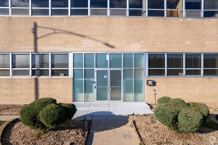 More Photos Of 4220 S Kildare Ave, Chicago Industrial For Sale