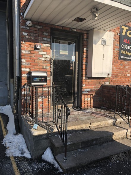 More Photos Of 75-77 Paterson Ave, Wallington Warehouse For Lease