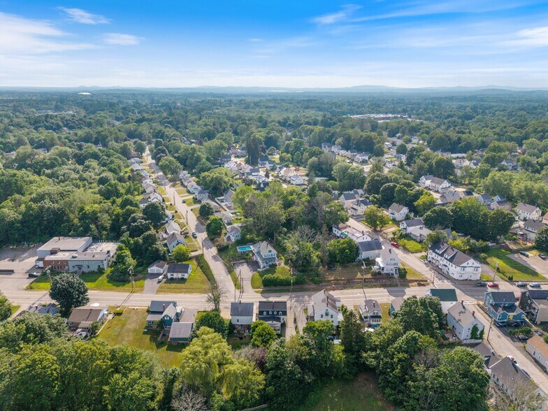 More Photos Of 140 Green St, Somersworth Apartments For Sale