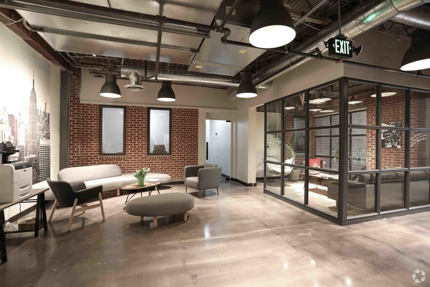 More Photos Of 880 Harrison St SE, Leesburg Coworking Space