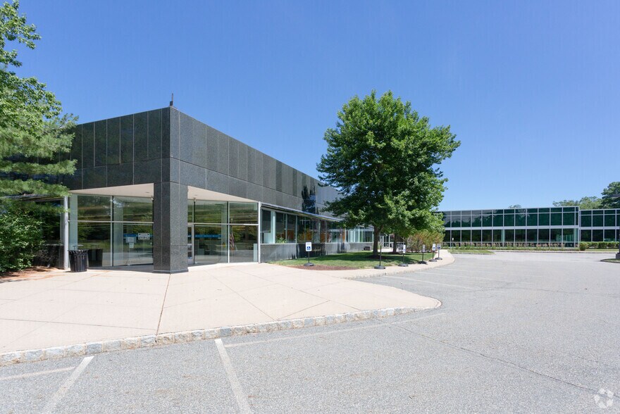 More Photos Of 399 Jefferson Rd, Parsippany Light Manufacturing For Lease