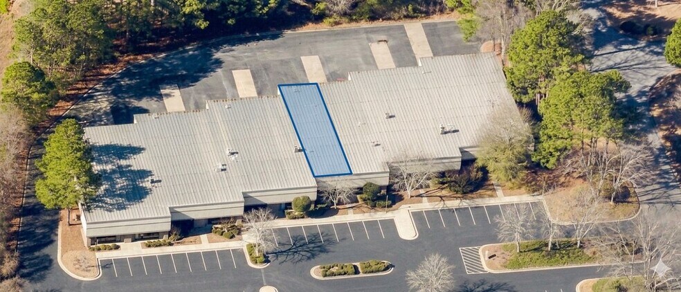 More Photos Of 4040 Nine McFarland Dr, Alpharetta Warehouse For Lease