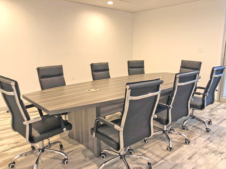 More Photos Of 556 Main St, Stroudsburg Office Residential For Lease