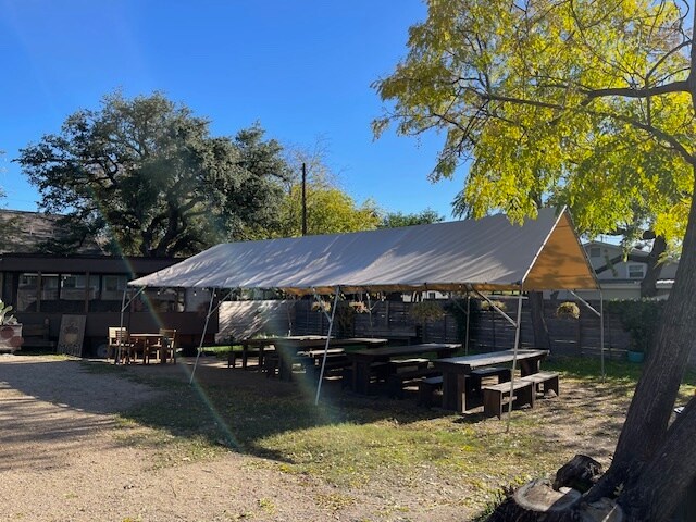 More Photos Of 1309 Rosewood Ave, Austin Restaurant For Lease