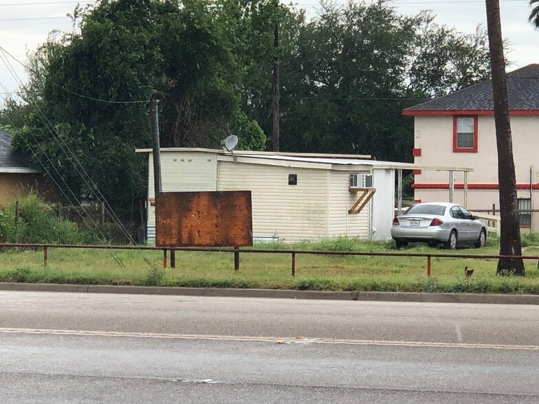 More Photos Of 5605 Mile 3 Rd, Mission Service Station For Sale