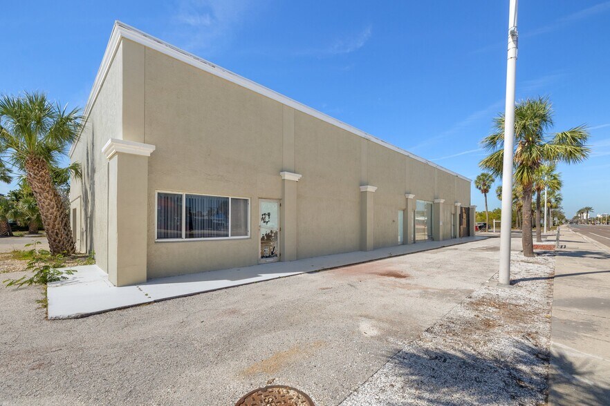 More Photos Of 7900 Blind Pass Rd, Saint Petersburg Freestanding For Sale