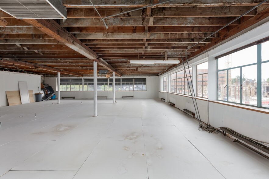 More Photos Of 1111 Broadway St, Vancouver Loft Creative Space For Sale