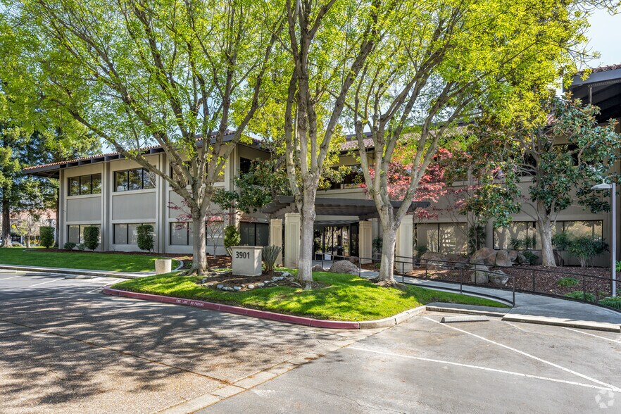 More Photos Of 3901 Lennane Dr, Sacramento Office For Lease