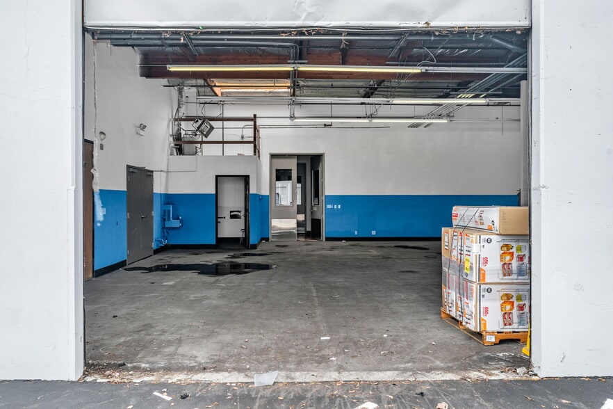 More Photos Of 44368-44370 Old Warm Springs Blvd, Fremont Warehouse For Lease
