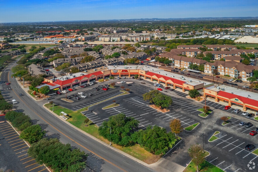 More Photos Of 5500 Babcock Rd, San Antonio Freestanding For Lease