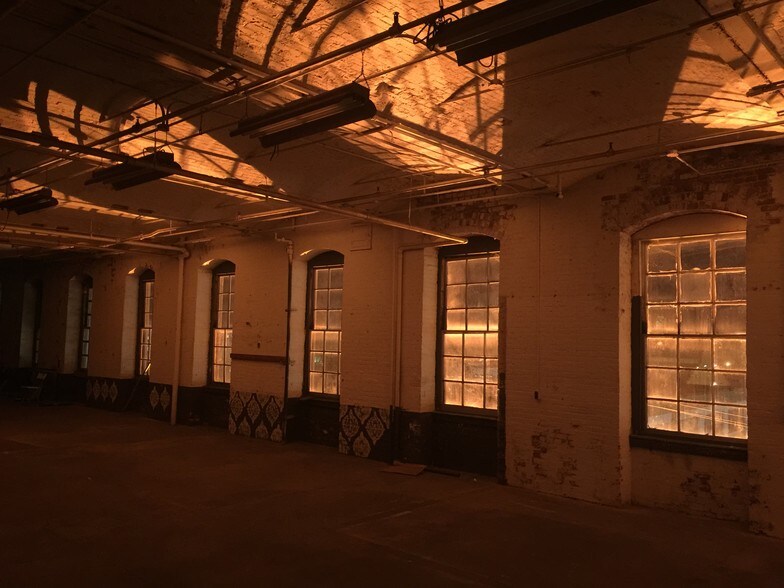 More Photos Of 70 Spruce St, Paterson Warehouse For Sale