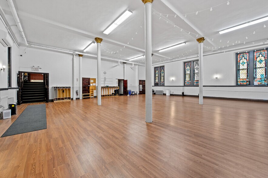 More Photos Of 129 Russell St, Brooklyn Religious Facility For Sale