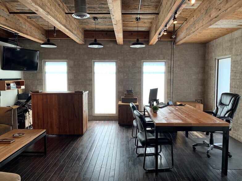 More Photos Of 3014 N Coolidge Ave, Los Angeles Warehouse For Lease