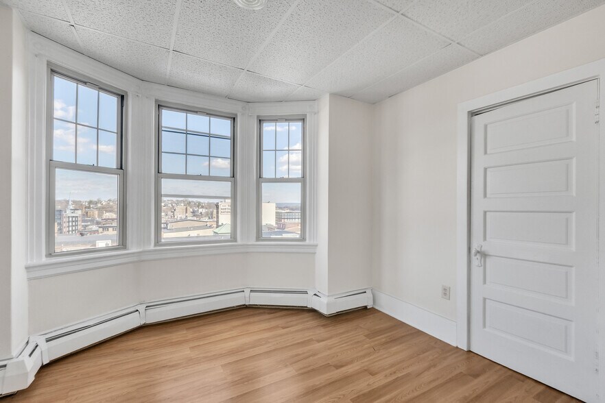 More Photos Of 527 Northampton St, Easton Apartments For Sale