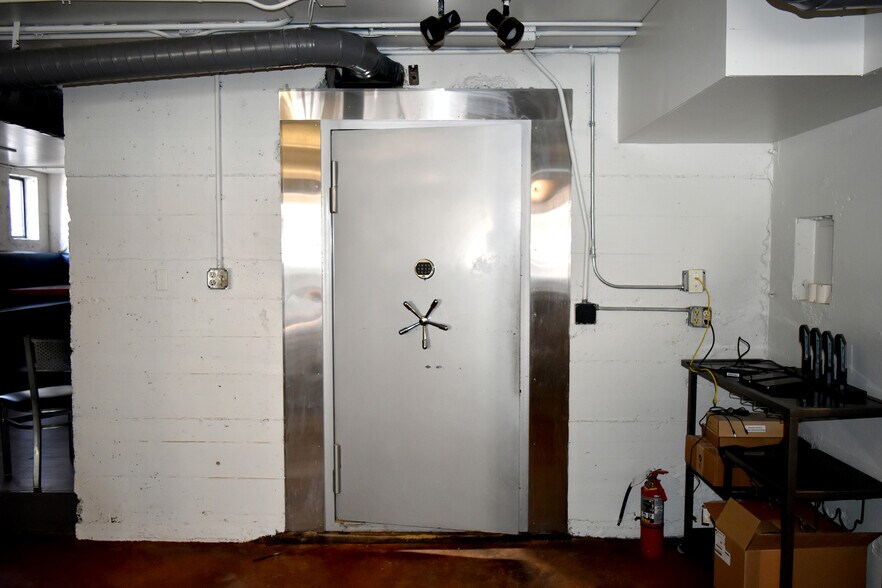 More Photos Of 124 E G.E. Patterson Ave, Memphis Restaurant For Sale