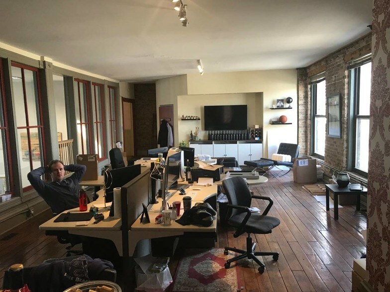 More Photos Of 2250 W Grand Ave, Chicago Storefront Retail Office For Lease