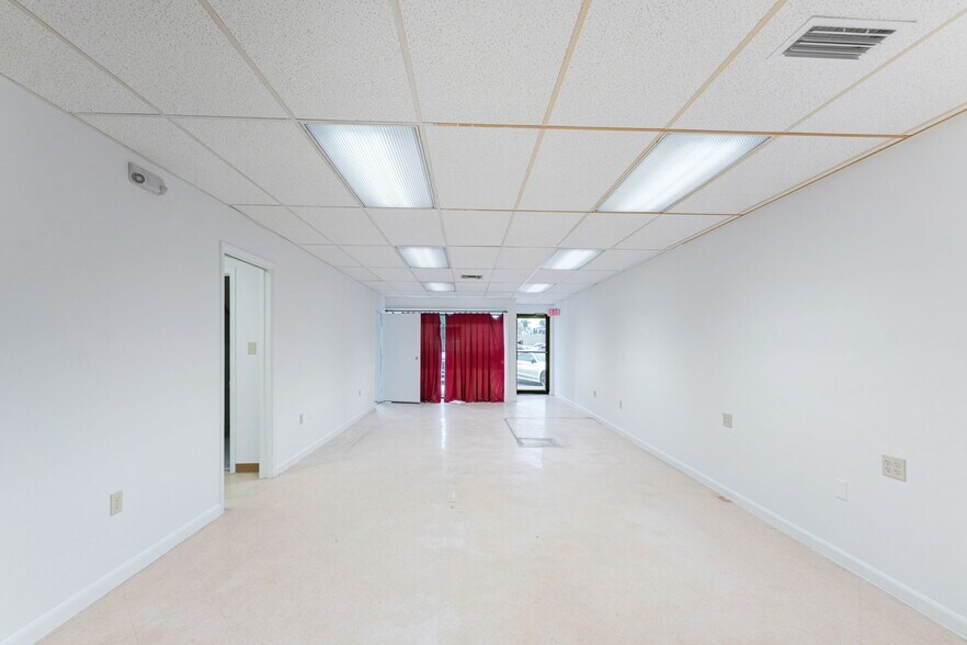 More Photos Of 3623-3650 Webber St, Sarasota Storefront Retail Office For Sale