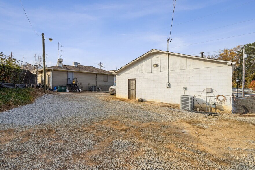 More Photos Of , Smyrna General Retail For Sale