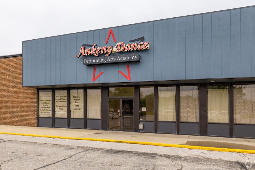 More Photos Of 505 N Ankeny Blvd, Ankeny Unknown For Lease
