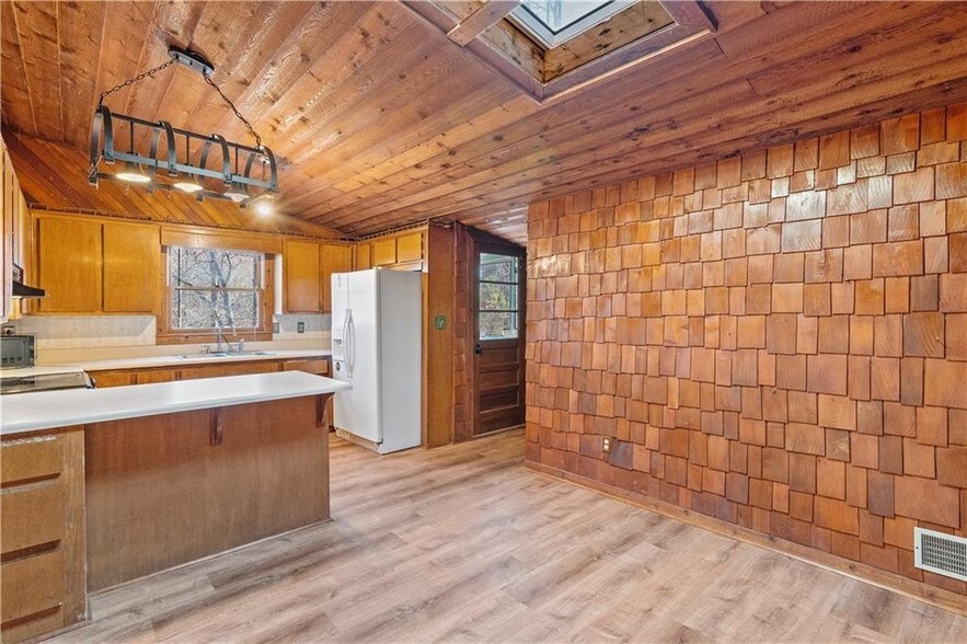 More Photos Of 1345 Ronald Reagan Blvd, Cumming Showroom For Sale