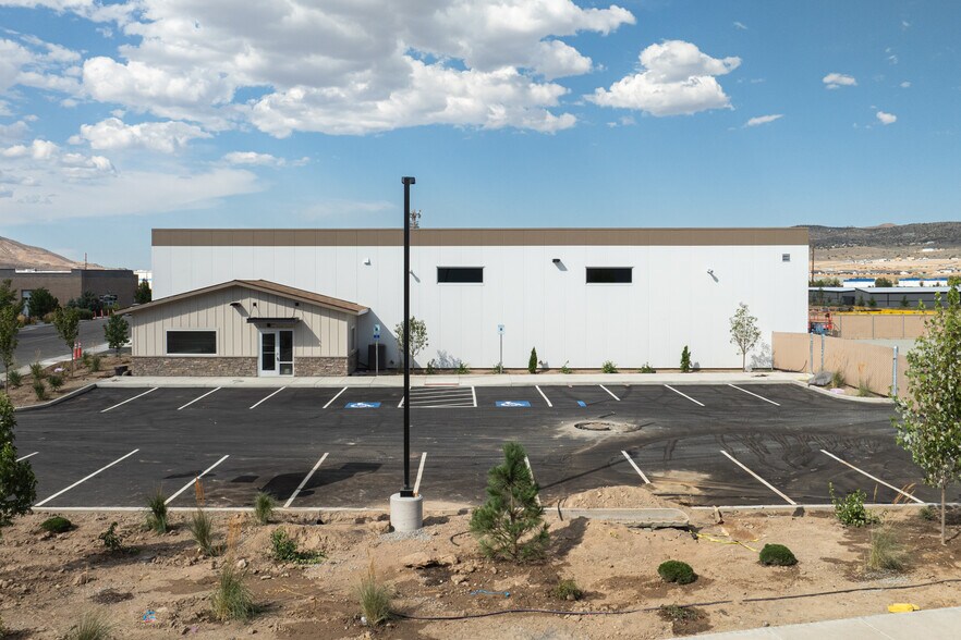 More Photos Of 140 Design Place, Sparks Light Distribution For Lease