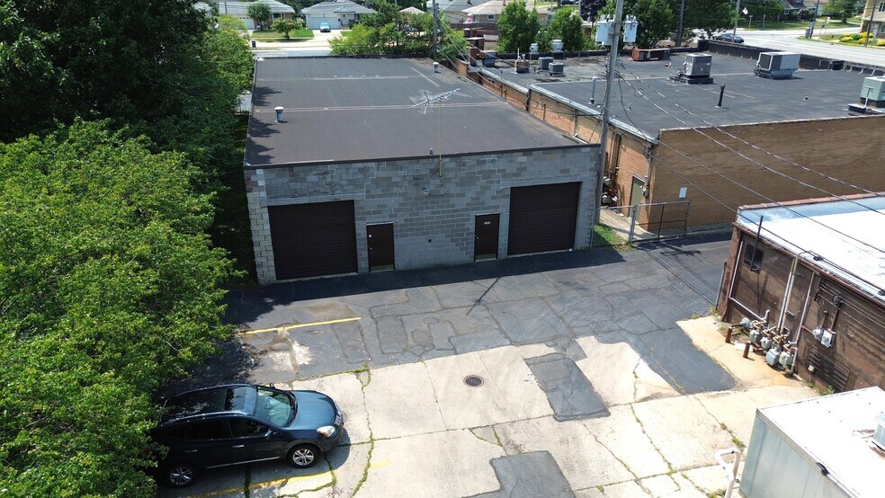 More Photos Of 28908 Lake Shore Blvd, Willowick General Retail For Sale