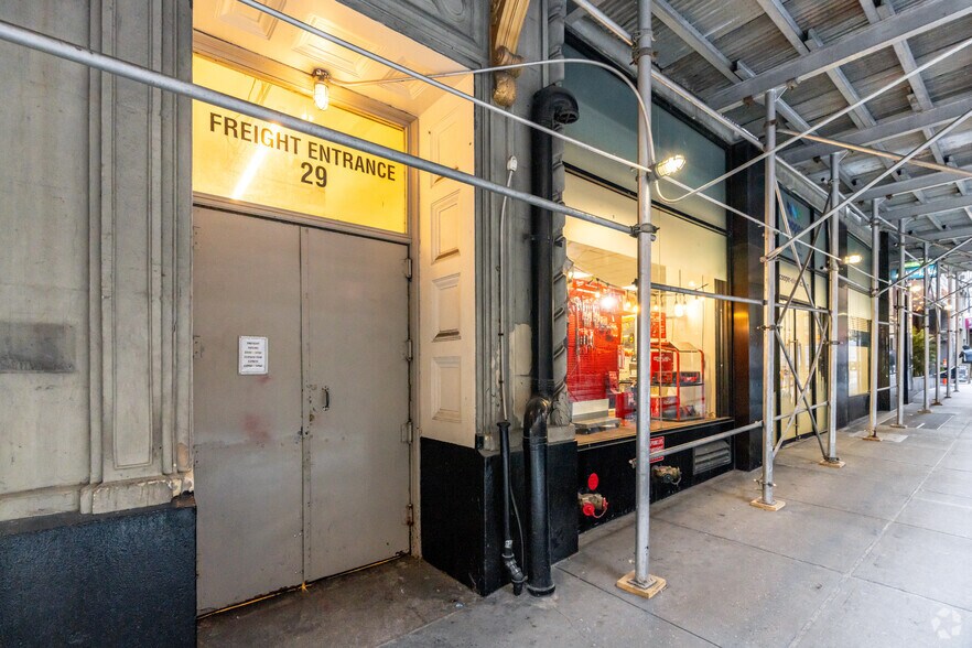 More Photos Of 29 W 38th St, New York Office For Lease
