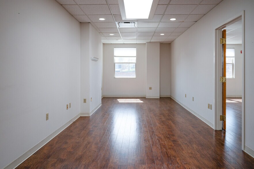 More Photos Of 19 Main St, Hingham Storefront Retail Office For Lease