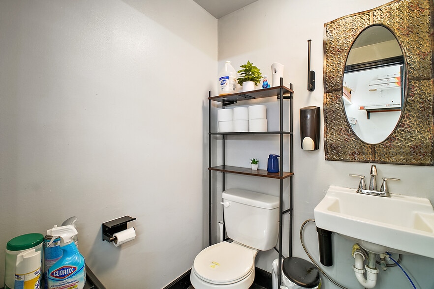 More Photos Of 3101 Kurt St, Eustis Loft Creative Space For Sale