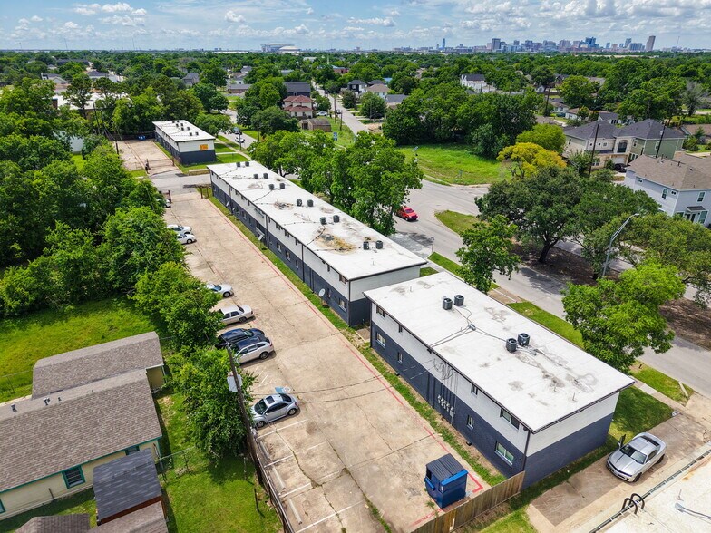 More Photos Of 4410 Bellfort St, Houston Apartments For Sale