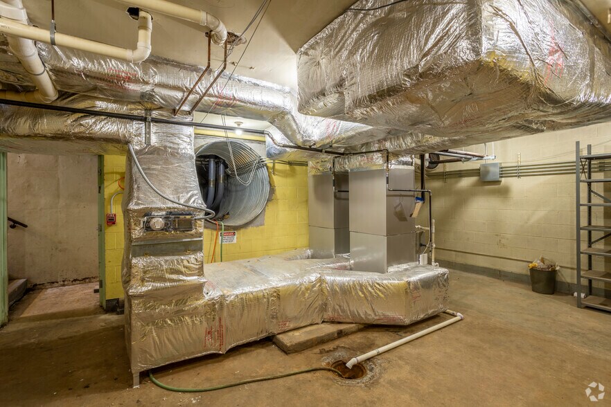 More Photos Of 3429 N Prospect Rd, Peoria Bank For Sale