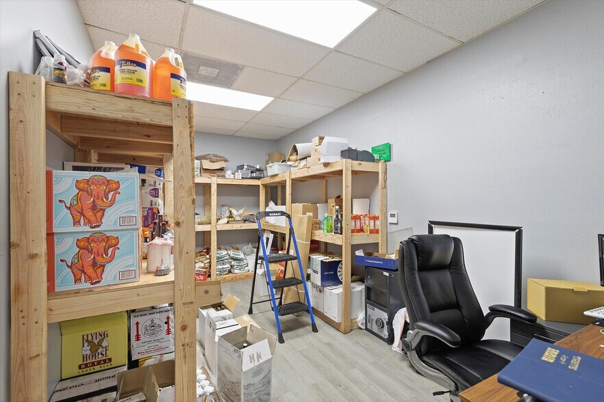 More Photos Of 1006 SW Coast Hwy, Newport Restaurant For Sale