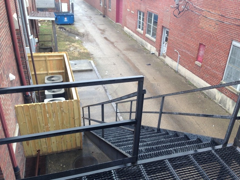 More Photos Of 137 E Washington St, Shelbyville Lodge Meeting Hall For Sale